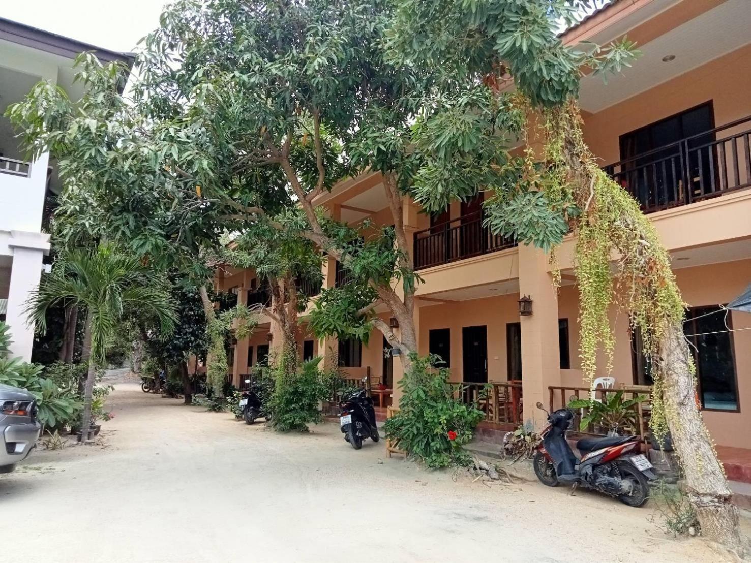 Bank Guesthouse Хаад Рин Экстерьер фото